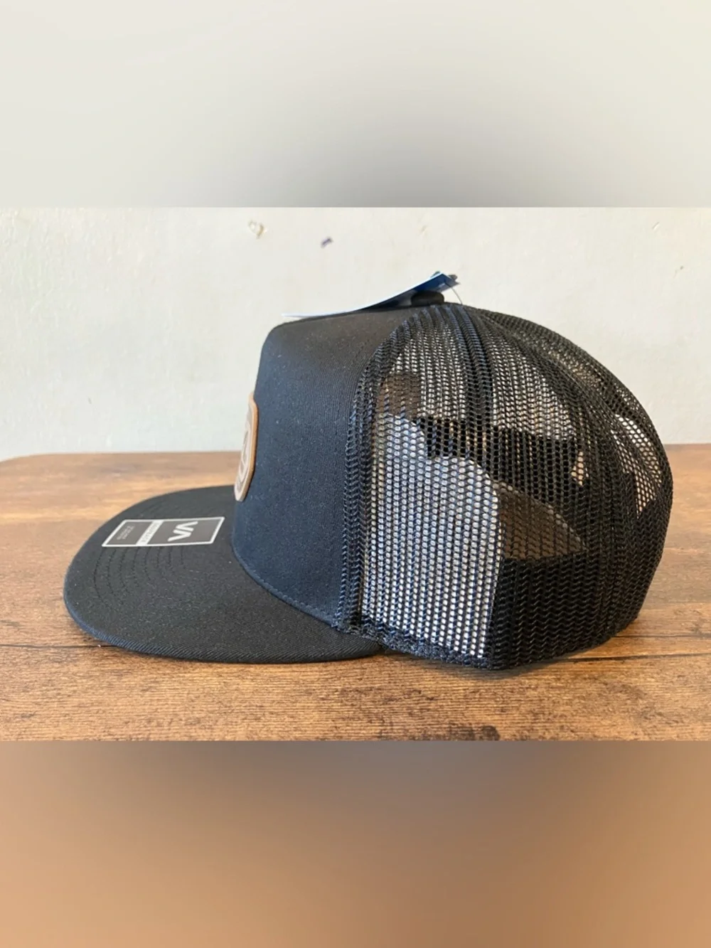 Rvca snap back cap - Picture 3 of 8